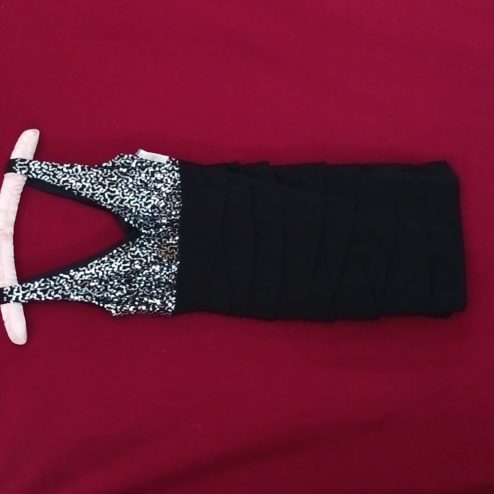 B. SMART Black Sequined Sleeveless Cocktail Dress size 5